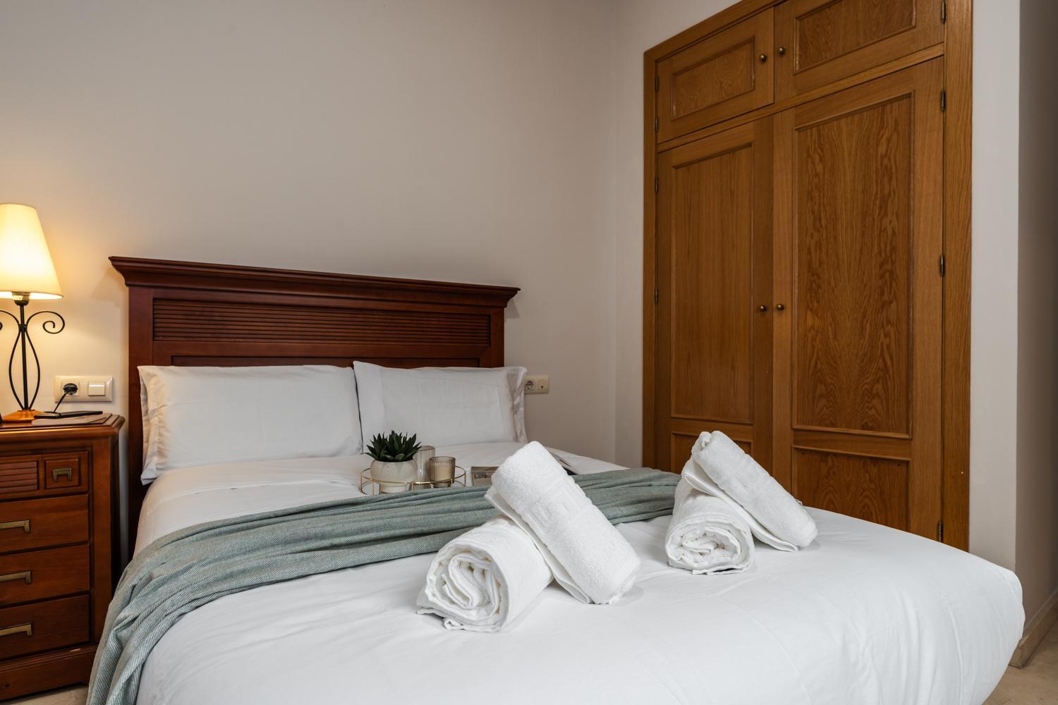 Tuguest Palacio De Los Jeronimos Apartments Гранада Екстериор снимка