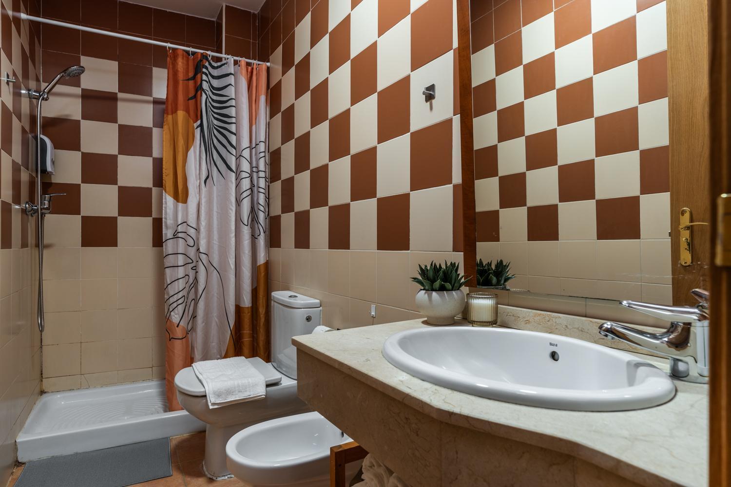 Tuguest Palacio De Los Jeronimos Apartments Гранада Екстериор снимка